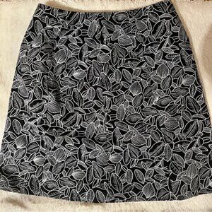 Vintage Talbots Petites Black & White Leaf Print Skirt